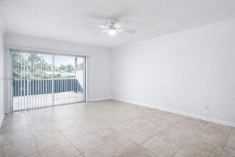 6713 SW 112th Ct in Miami, FL - Building Photo - Building Photo