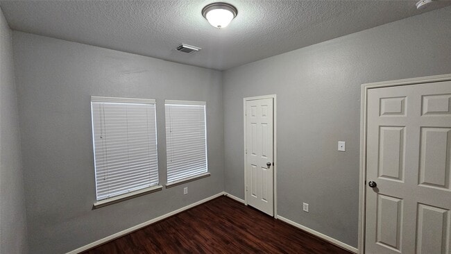 property at 4014 Mossy Pl Ln