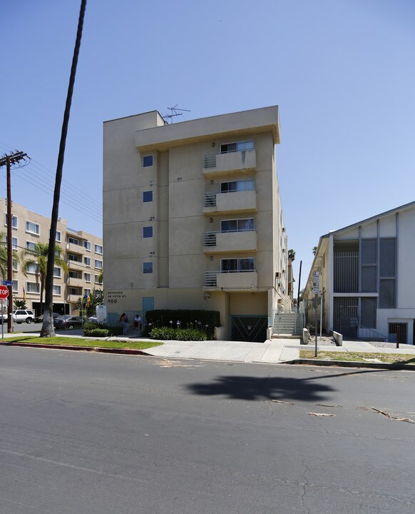 500 S St. Andrews Pl in Los Angeles, CA - Foto de edificio