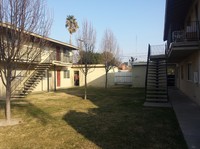 Galaxie Apartments in Los Banos, CA - Foto de edificio - Building Photo