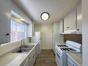 Windsong Villas in Escondido, CA - Building Photo - Building Photo