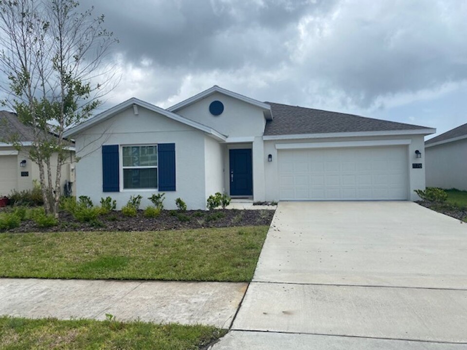 1176 Sand Trap Ct in Daytona Beach, FL - Building Photo