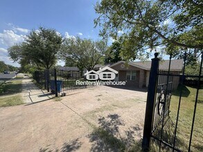 5502 Wellington Dr in Austin, TX - Building Photo - Building Photo