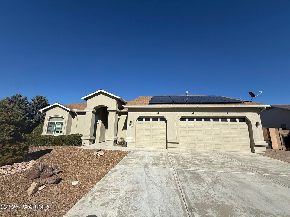 7861 N Rambling Ln in Prescott Valley, AZ - Building Photo