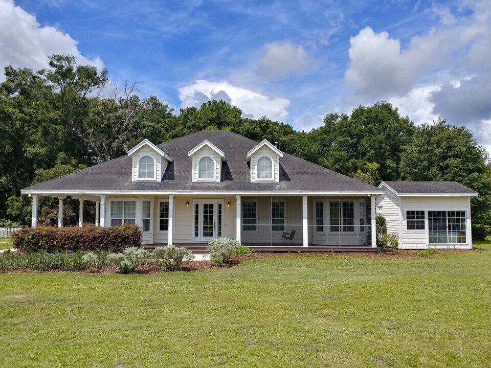16405 SW 15th Ave in Newberry, FL - Building Photo