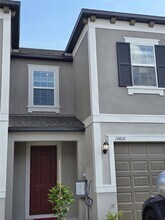 10810 Ft White Ct in Tampa, FL - Building Photo - Building Photo