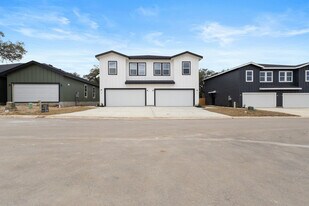 9193 Dietz Elkhorn Rd, Unit 50 in Boerne, TX - Building Photo