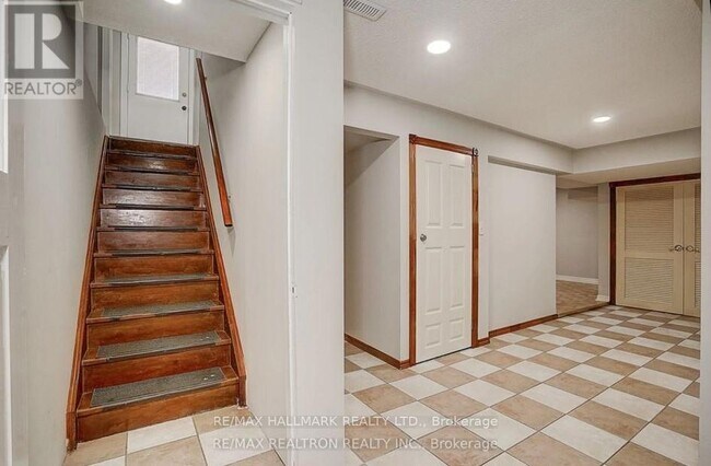 364 Castlehill Rd in Vaughan, ON - Building Photo - Building Photo