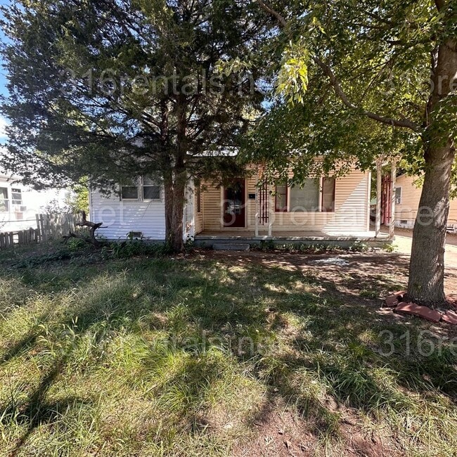property at 1810 S Gold St
