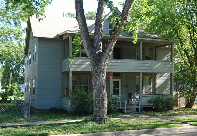 1099 Bush Ave in St. Paul, MN - Foto de edificio - Building Photo