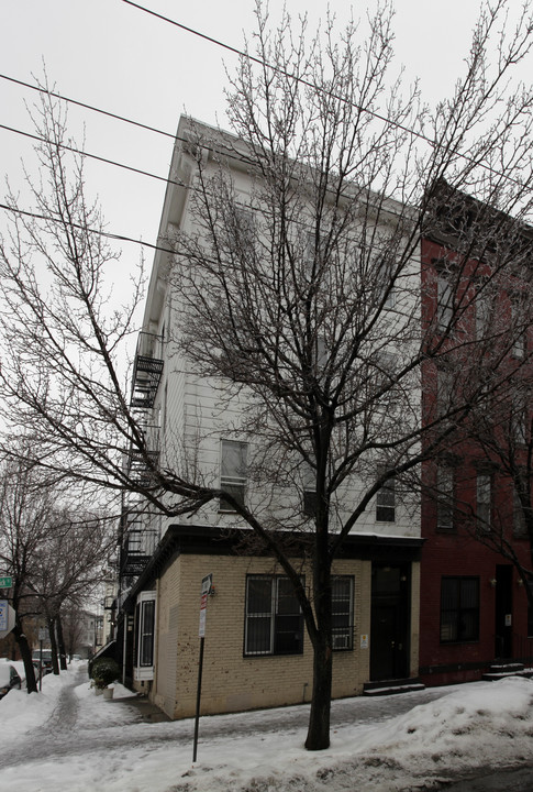 135-137 Brunswick St in Jersey City, NJ - Building Photo