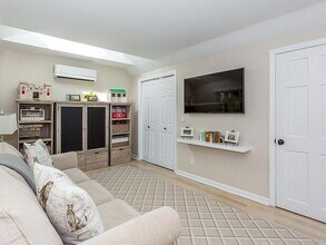 1 Tait Rd in Greenwich, CT - Building Photo - Building Photo