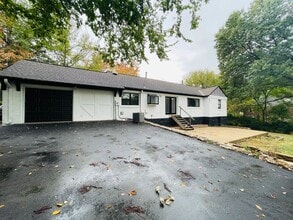 2010 W 95th St in Leawood, KS - Building Photo - Building Photo