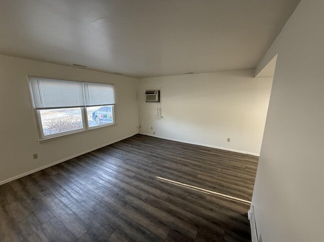 604 Manor Dr in Iowa City, IA - Building Photo - Building Photo