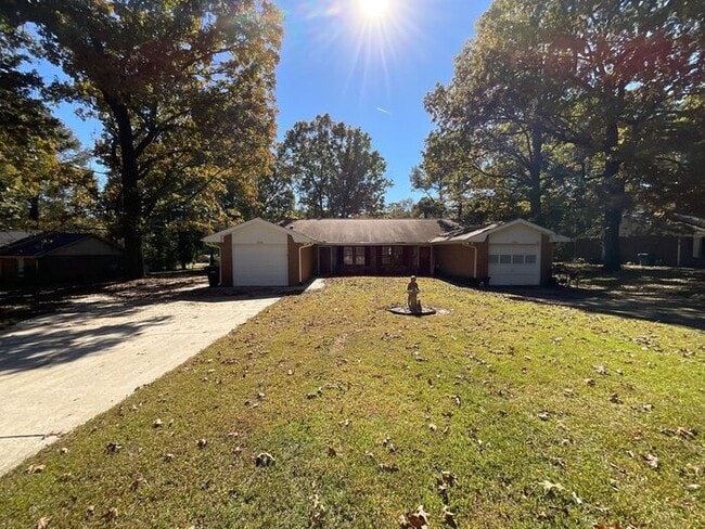 property at 123 Valleywood Rd