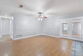 4540 Tree Line Dr in Pensacola, FL - Building Photo - Building Photo