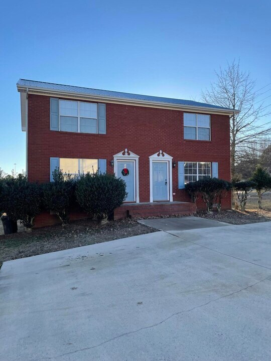 1104 Village Ct in Cleveland, TN - Building Photo