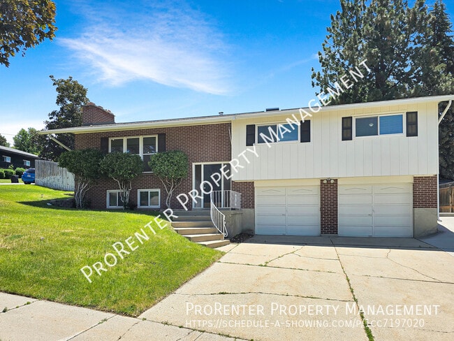property at 1094 Beverly Way