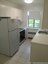 50 Alton Pl, Unit 4 in Brookline, MA - Foto de edificio - Building Photo
