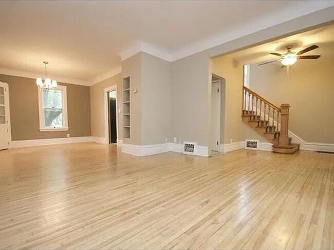 property at 1039 23rd Ave SE