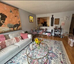 2001 Hamilton St, Unit 319 in Philadelphia, PA - Building Photo - Building Photo