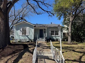 4000 Ramsey Ave in Austin, TX - Building Photo - Building Photo