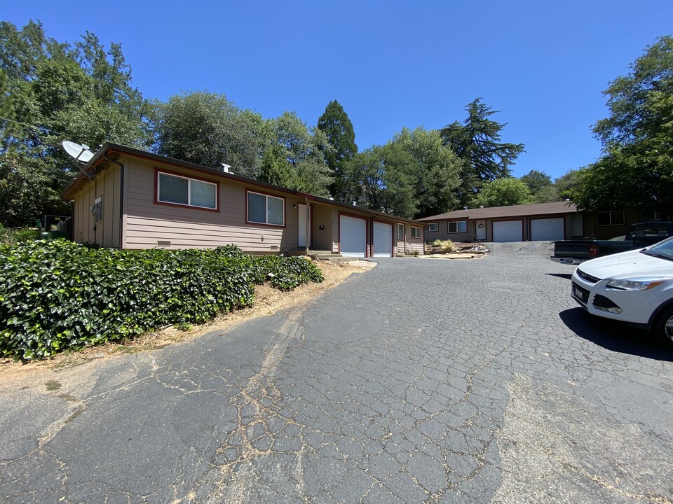 2879-2881 Acacia Way in Placerville, CA - Building Photo