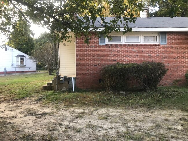 604 E Highland Ave in Kinston, NC - Foto de edificio - Building Photo