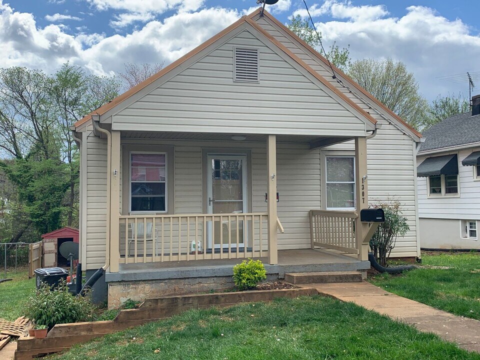 1307 Radcliff Ave in Lynchburg, VA - Building Photo