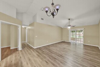 5340 Old Oak Tree Dr in Orlando, FL - Building Photo - Building Photo