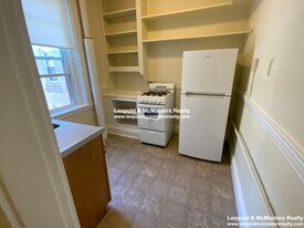 1322 Commonwealth Ave, Unit 10 in Boston, MA - Building Photo