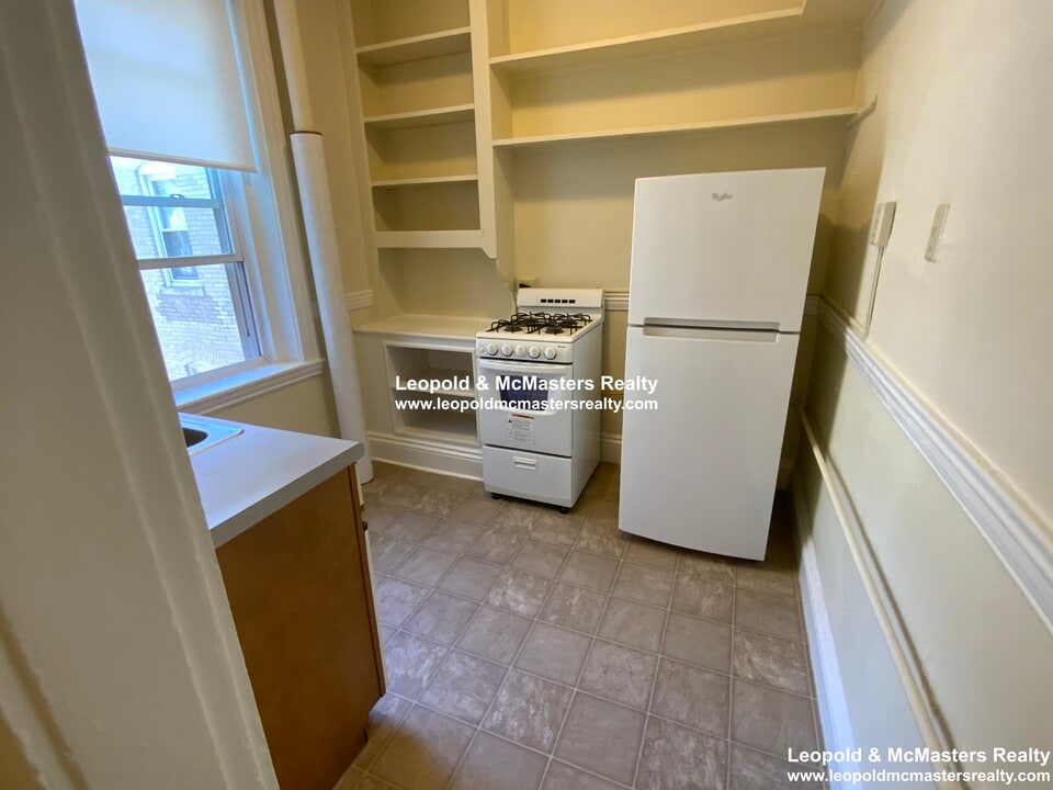 1322 Commonwealth Ave, Unit 10 in Boston, MA - Foto de edificio