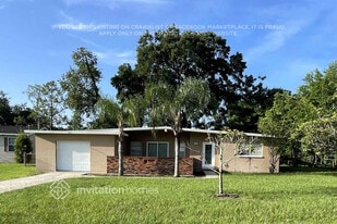 105 Ridge Ct in Brandon, FL - Building Photo