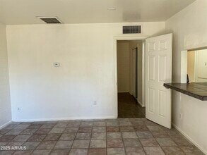33 E Ruth Ave in Phoenix, AZ - Building Photo - Building Photo