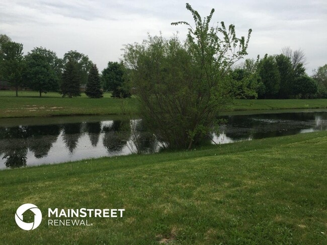 5329 Alameda Rd in Indianapolis, IN - Foto de edificio - Building Photo