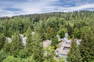 MOUNTAINSIDE VILLAGE in Burnaby, BC - Building Photo - Building Photo