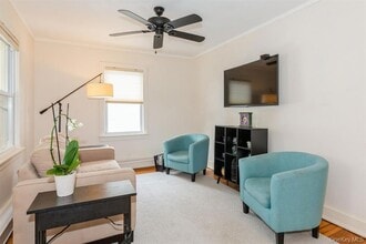 109 Roosevelt Ave in Sayville, NY - Building Photo - Building Photo