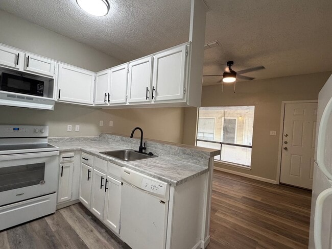 property at 2120 Pearl St