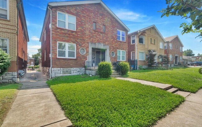 3718 Chippewa St in St. Louis, MO - Building Photo - Building Photo