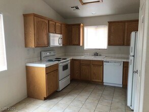 1360 Pocahontas Ave in Pahrump, NV - Building Photo - Building Photo