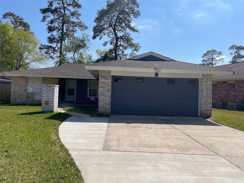 4642 Fitzwater Dr in Spring, TX - Building Photo