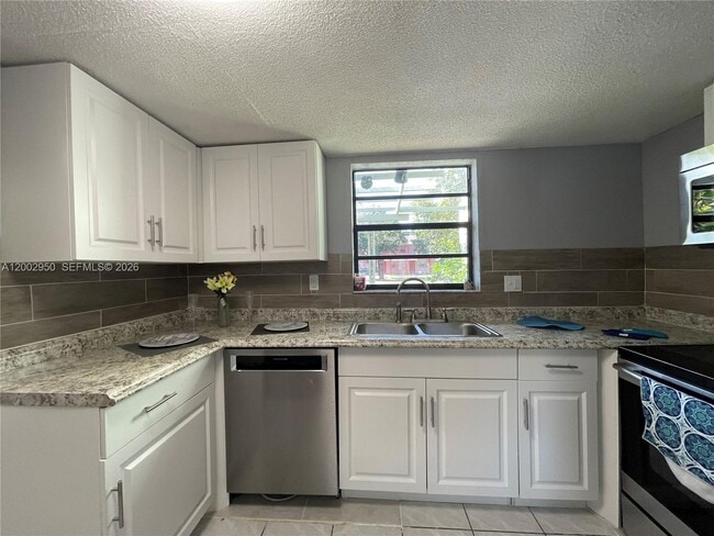 20511 NW 15th Ave in Miami, FL - Building Photo - Building Photo