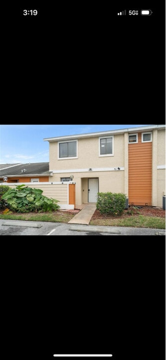 15 Silver Park Cir in Kissimmee, FL - Building Photo