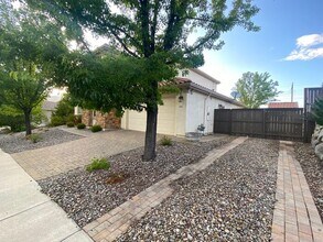 875 Sienna Park Dr in Reno, NV - Building Photo - Building Photo
