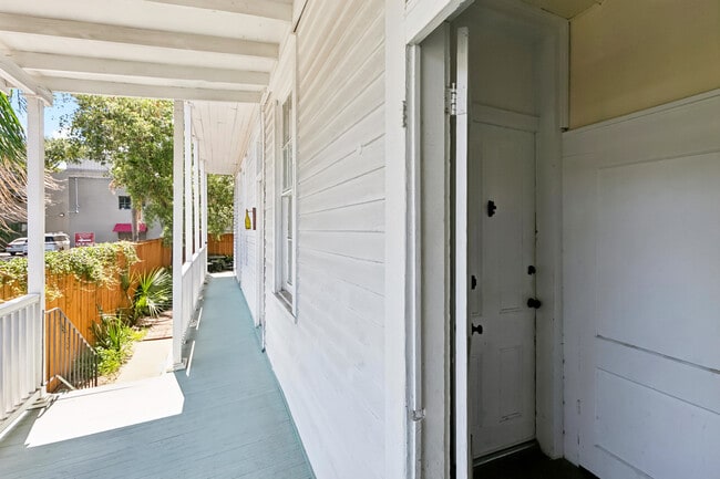 922 Elysian Fields Ave, Unit B in New Orleans, LA - Building Photo - Building Photo