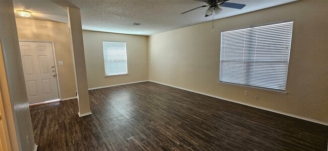 2820 Deer Ridge Dr in Rockwall, TX - Foto de edificio - Building Photo