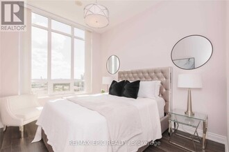 38 Cedarland Dr in Markham, ON - Building Photo - Building Photo