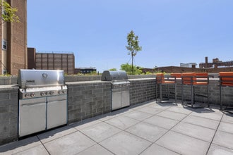 19 East in Bayonne, NJ - Foto de edificio - Building Photo