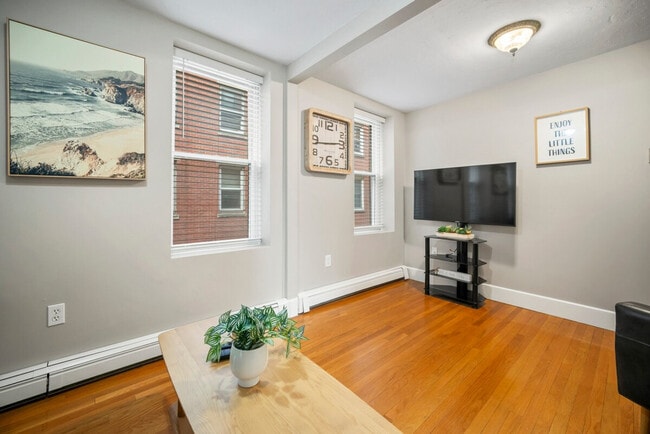 property at 370 Hanover St