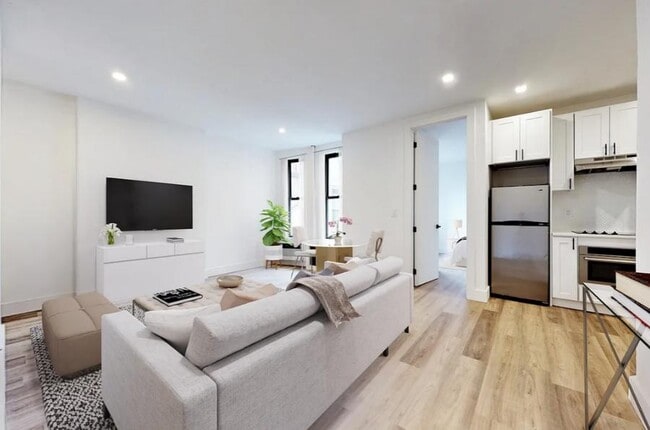 2785 Broadway in New York, NY - Building Photo - Building Photo